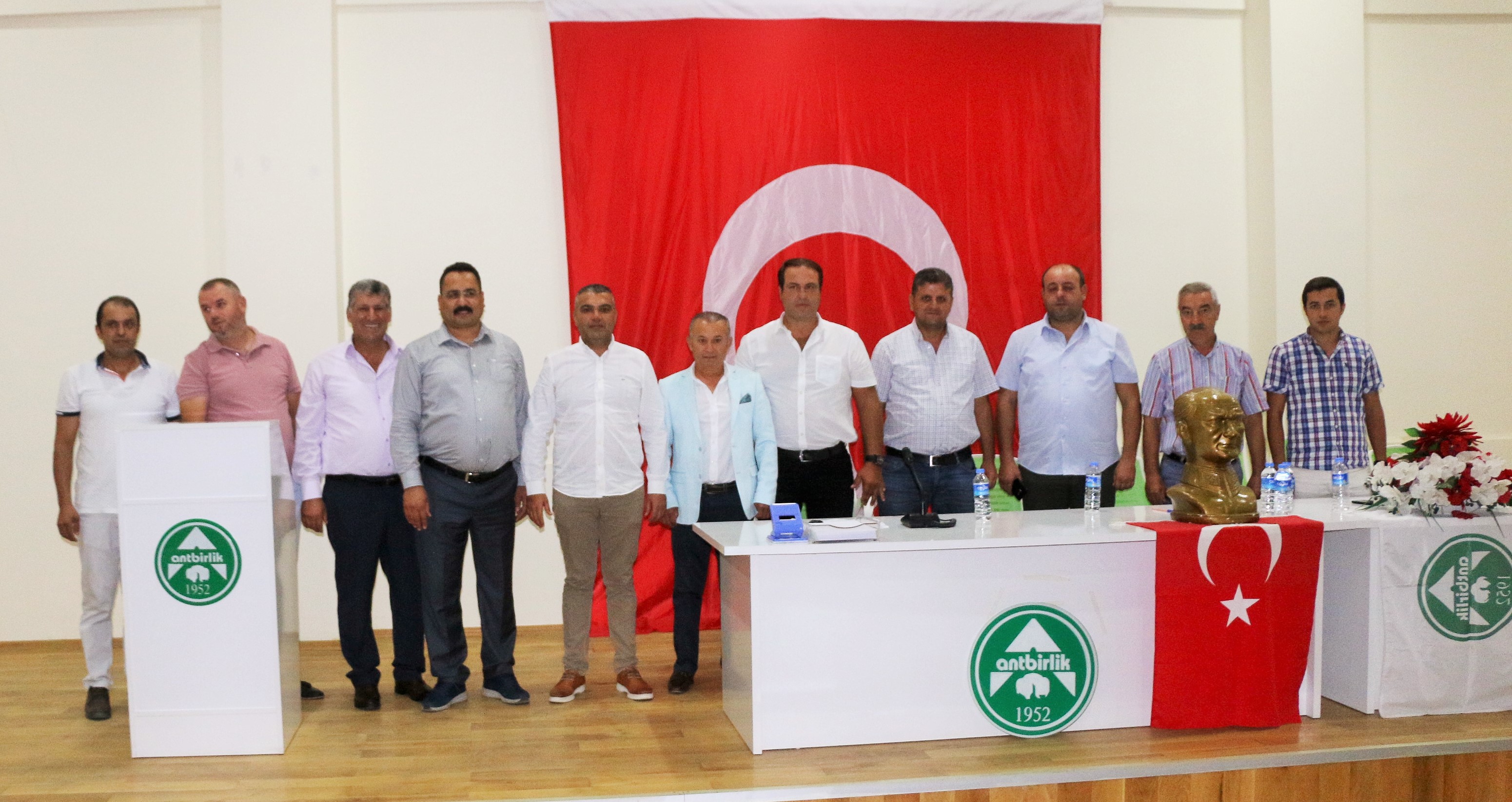 Read more about the article Çiftçi Başkan Yavuz’a sahip çıktı